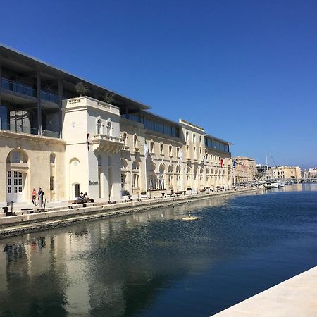 The Wright Angle Apartment Cospicua Exterior photo